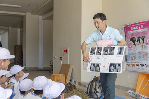 「やまぐち畜産ふれあい体験学習」in 岩国市立玖珂小学校